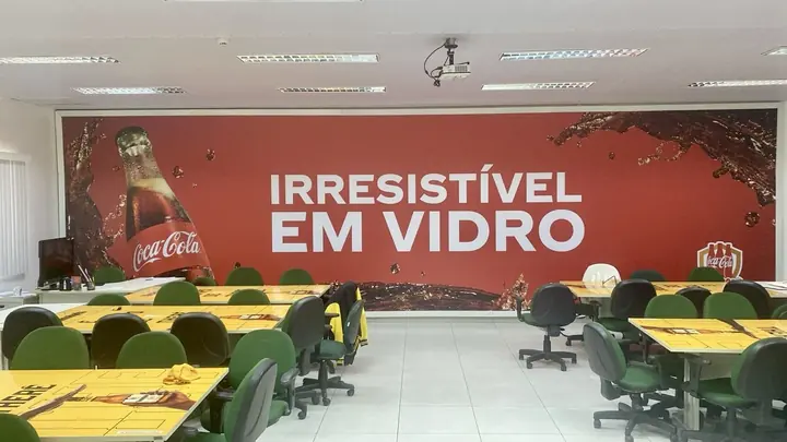 Ambientação e comunicação visual para Coca-Cola